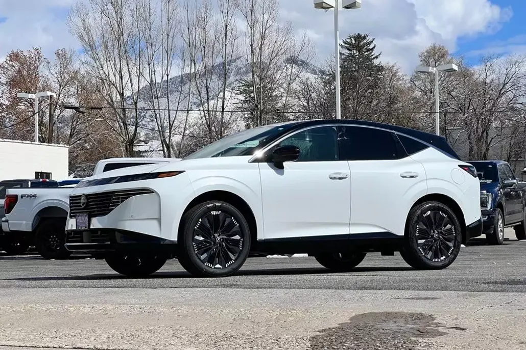 2025 Nissan Murano Platinum photo 1