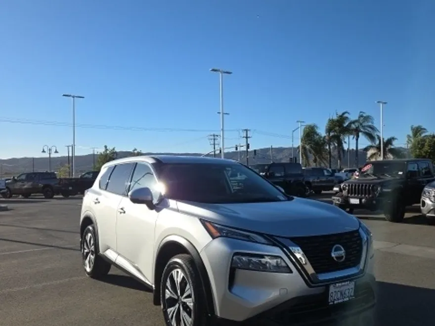 2021 Nissan Rogue SV photo 1