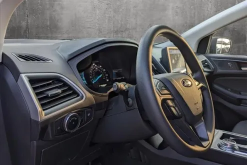 2024 Ford Edge SE photo 3