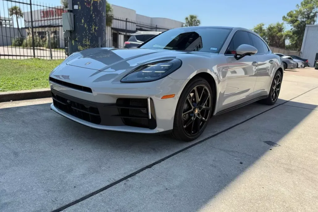 2024 Porsche Panamera 4 photo 1