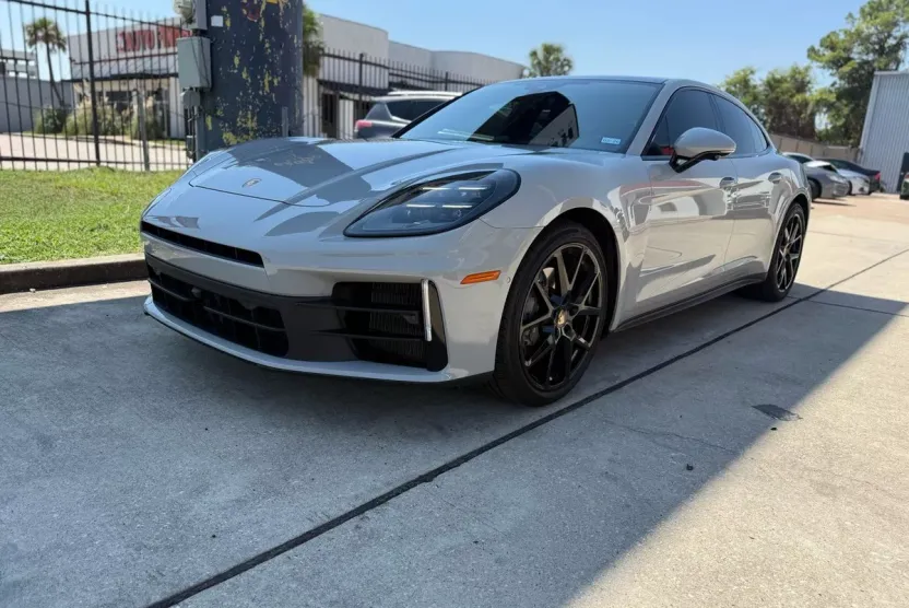 2024 Porsche Panamera 4 photo 1