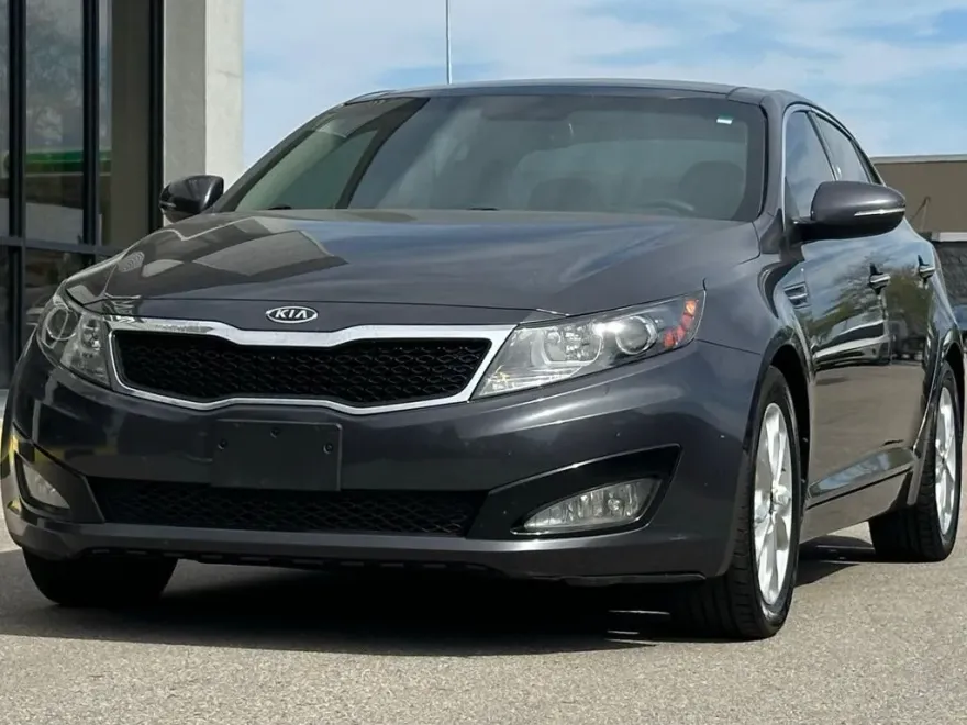 2011 Kia Optima EX photo 1