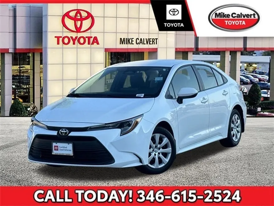 2024 Toyota Corolla LE photo 1