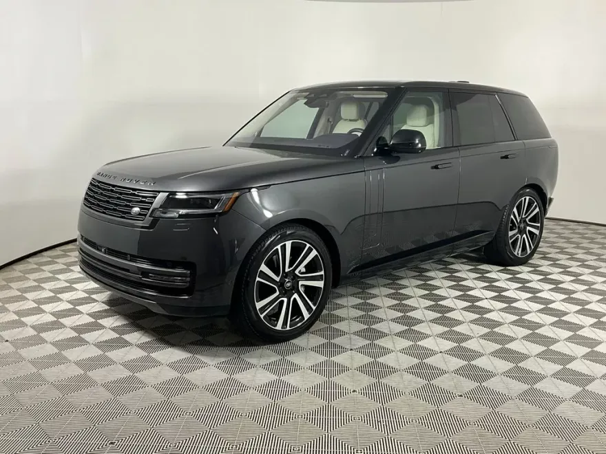 2023 Land Rover Range Rover SE photo 1