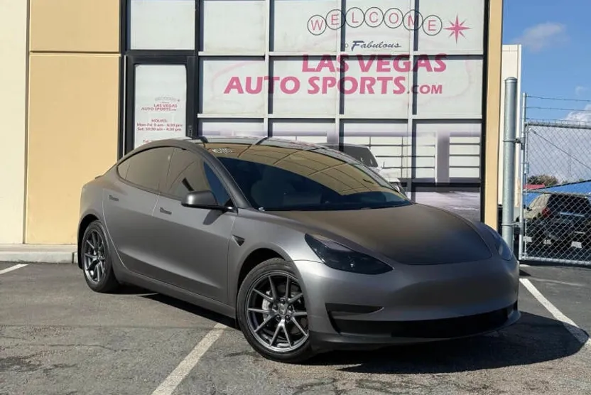 2023 Tesla Model 3 Long Range photo 1