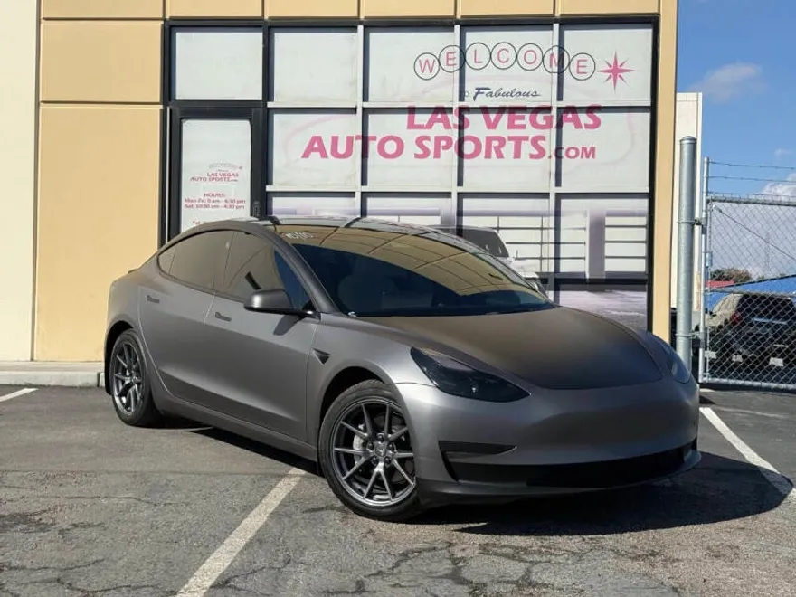 2023 Tesla Model 3 Long Range photo 1