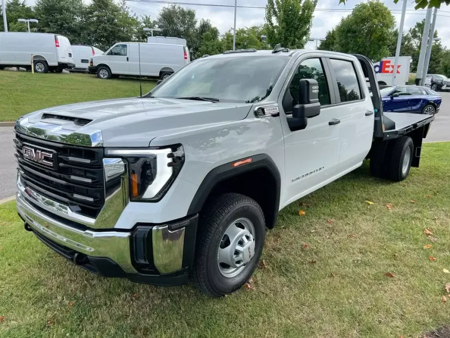 2025 Gmc Sierra 3500 HD Pro photo 1