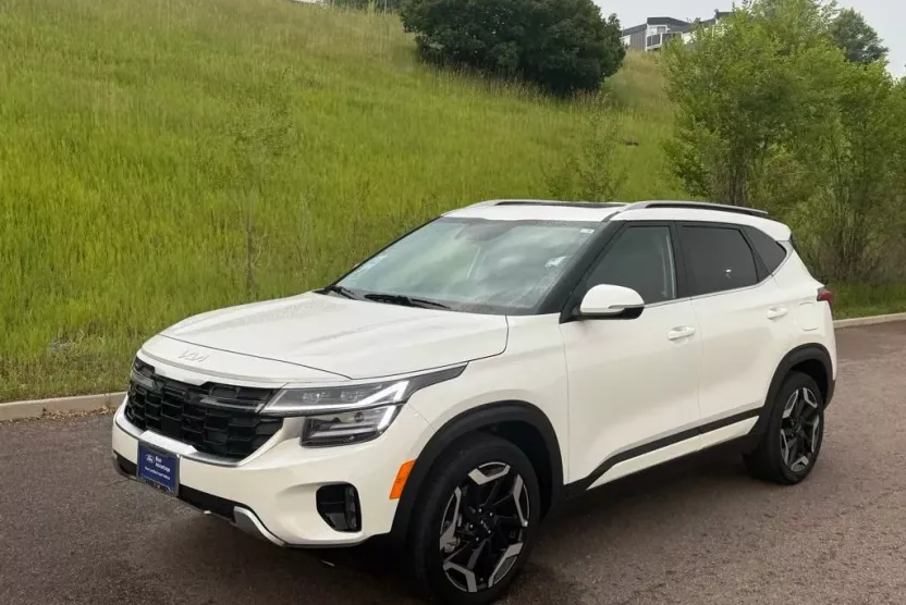2024 Kia Seltos SX photo 1