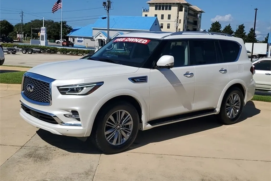 2024 Infiniti QX80 Luxe photo 1