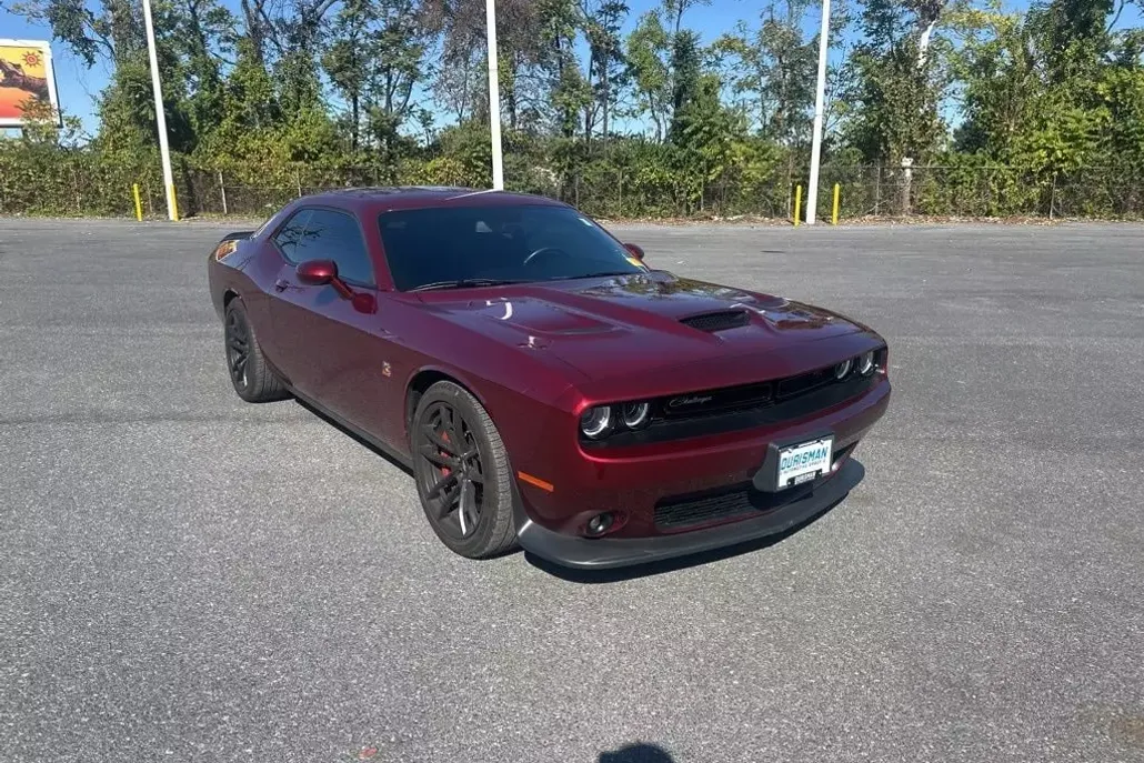 2023 Dodge Challenger R/T Scat Pack photo 1