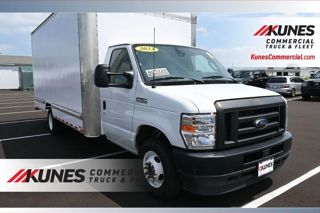 2023 Ford E-350 photo 1