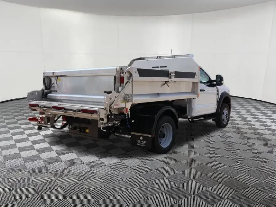 2025 Ford F-550 XL photo 1
