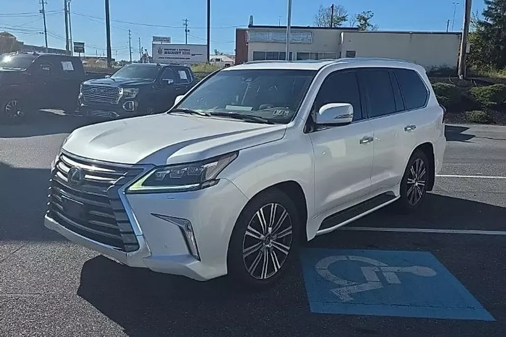 2021 Lexus LX 570 photo 1