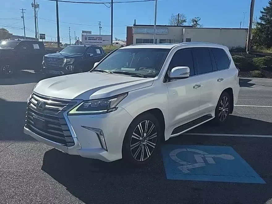 2021 Lexus LX 570 photo 1