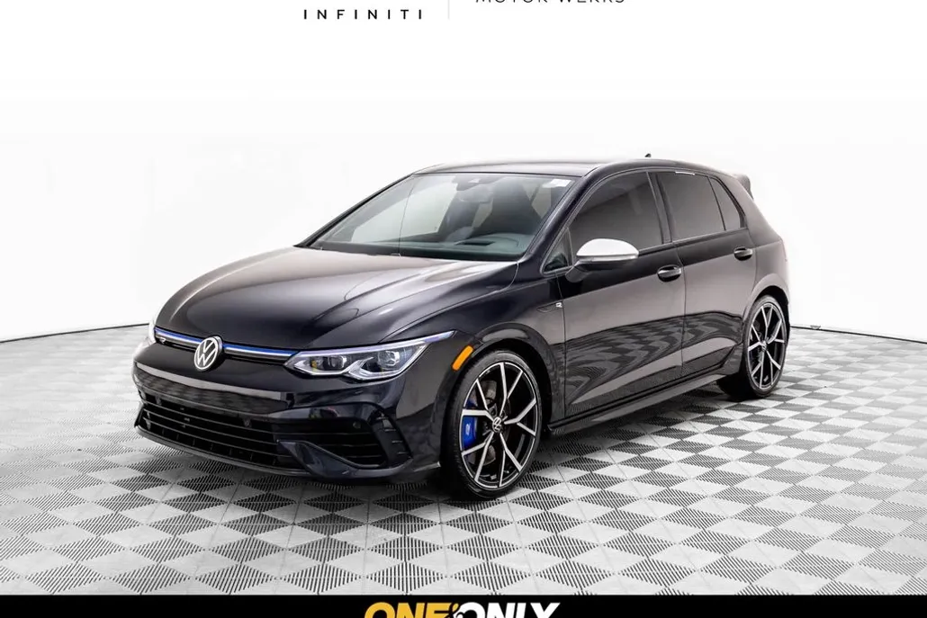 2024 Volkswagen Golf R photo 1