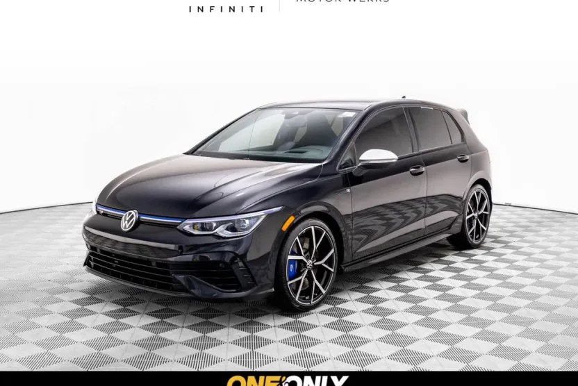 2024 Volkswagen Golf R photo 1