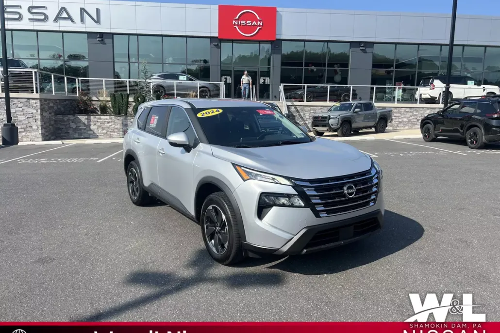 2024 Nissan Rogue SV photo 1