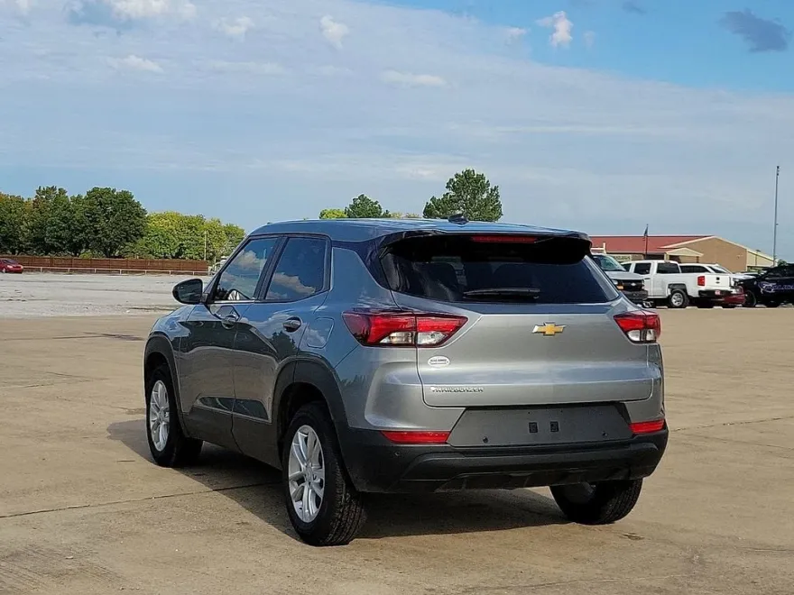 2025 Chevrolet Trailblazer LS photo 1