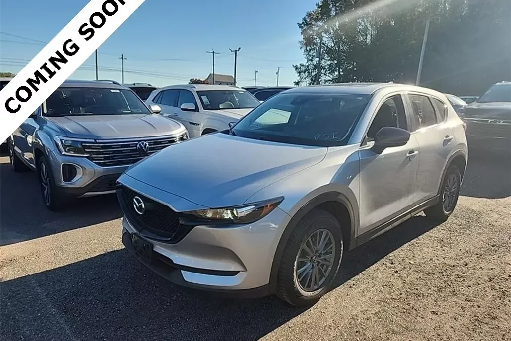 2017 Mazda CX-5 Touring photo 1