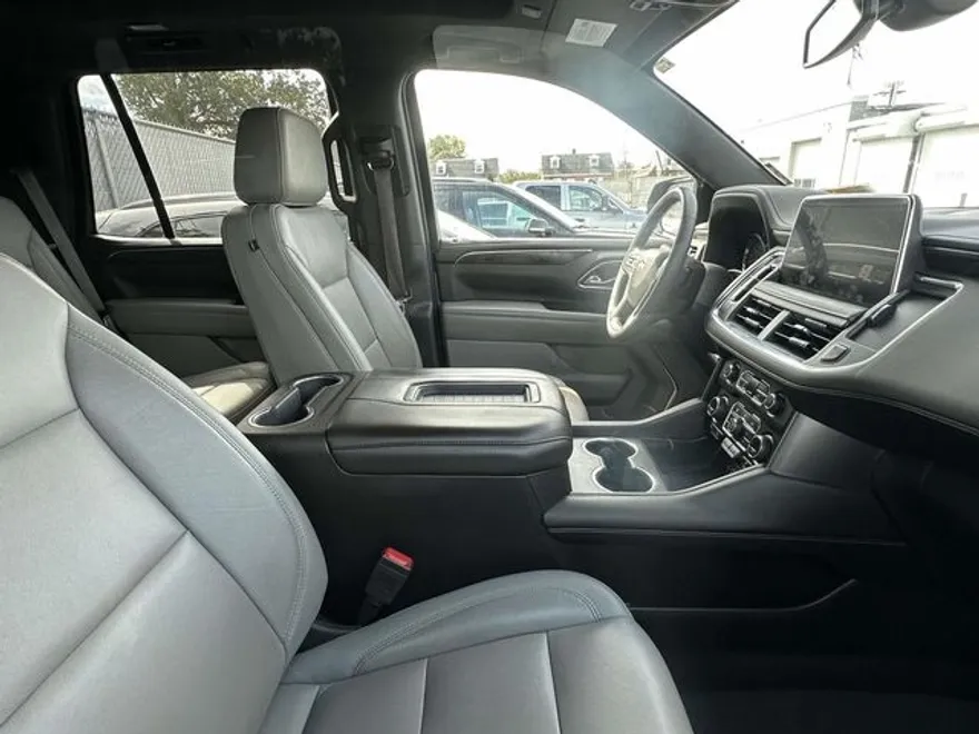 2021 Chevrolet Tahoe LT photo 1
