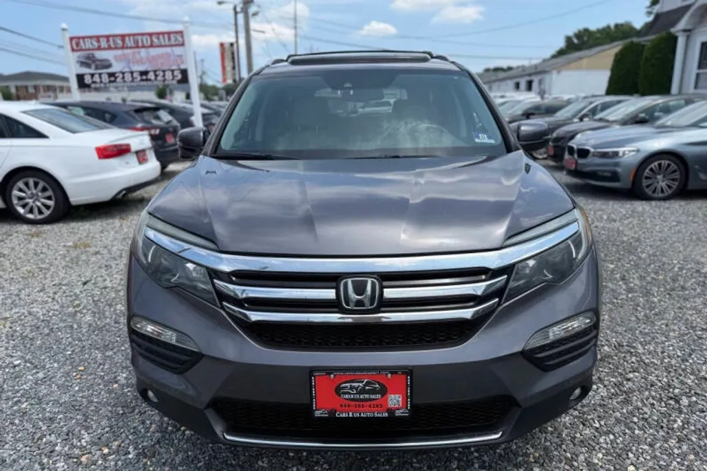 2016 Honda Pilot Touring photo 1