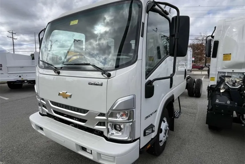 2025 Chevrolet Silverado 3500HD photo 1