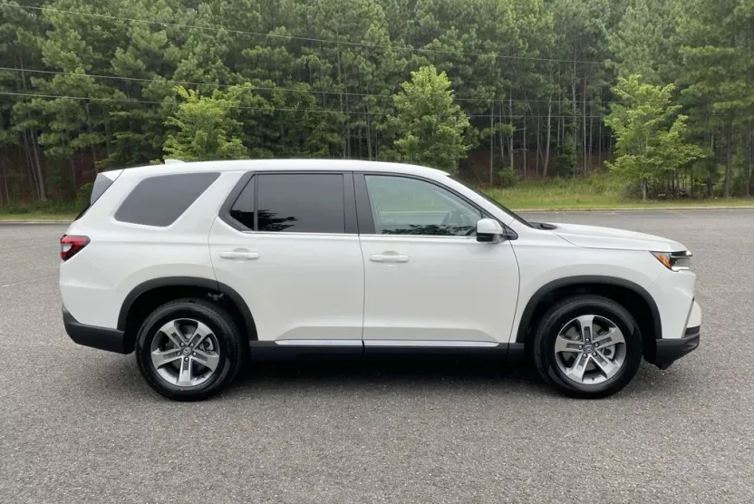 2025 Honda Pilot EX-L photo 1