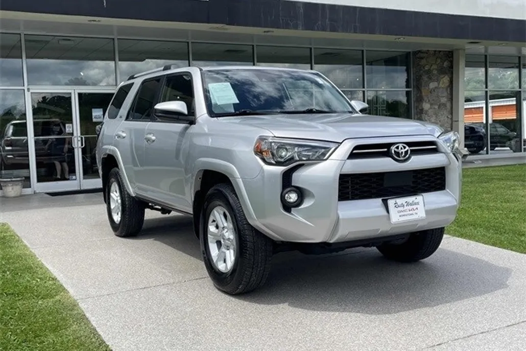 2024 Toyota 4Runner SR5 photo 1