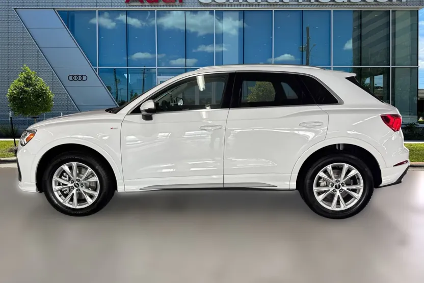 2025 Audi Q3 S line Premium photo 1