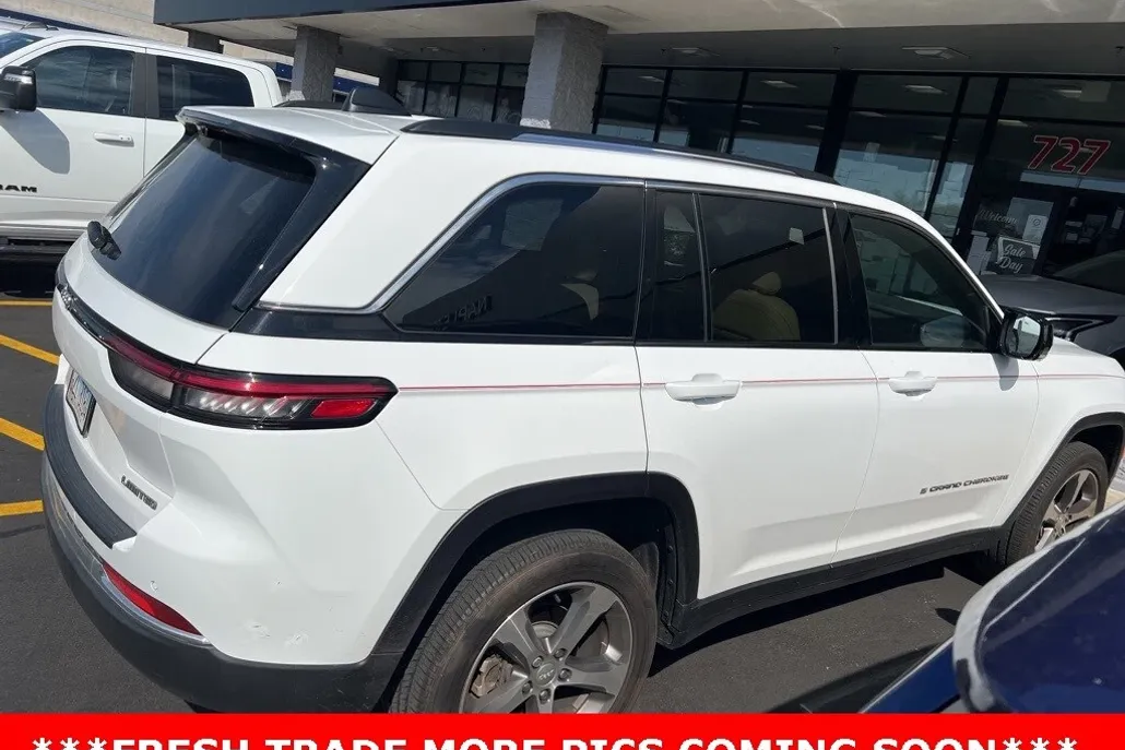 2023 Jeep Grand Cherokee Limited photo 1