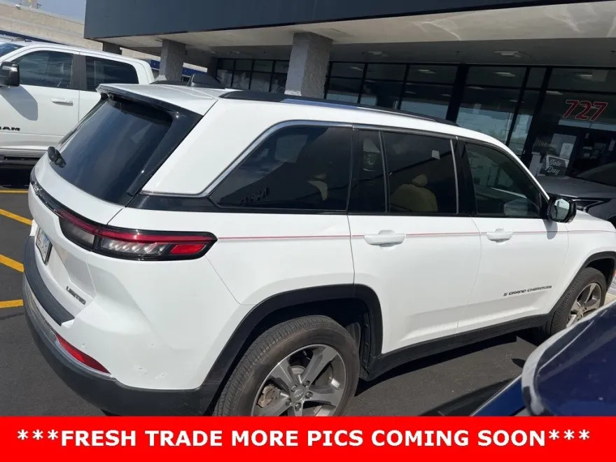 2023 Jeep Grand Cherokee Limited photo 1