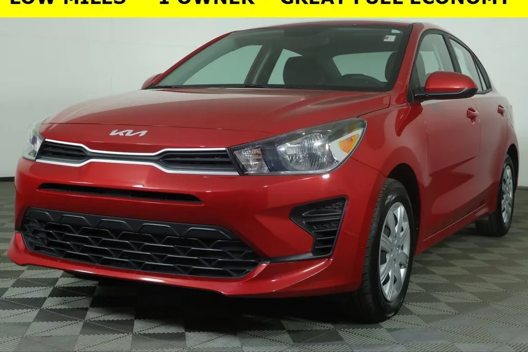 2023 Kia Rio S photo 1