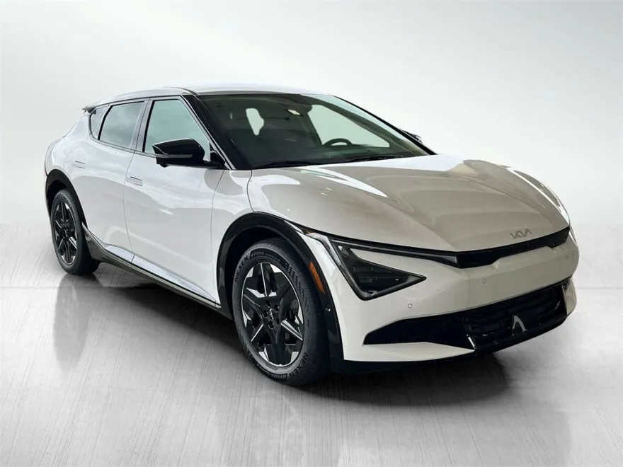 2025 Kia EV6 Wind photo 1