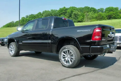2022 Ram 1500 Laramie photo 3