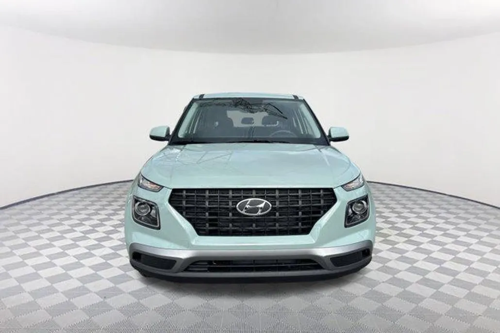 2026 Hyundai Venue SE photo 1