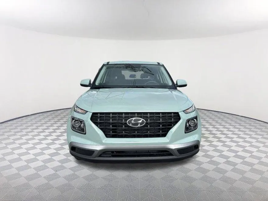 2026 Hyundai Venue SE photo 1