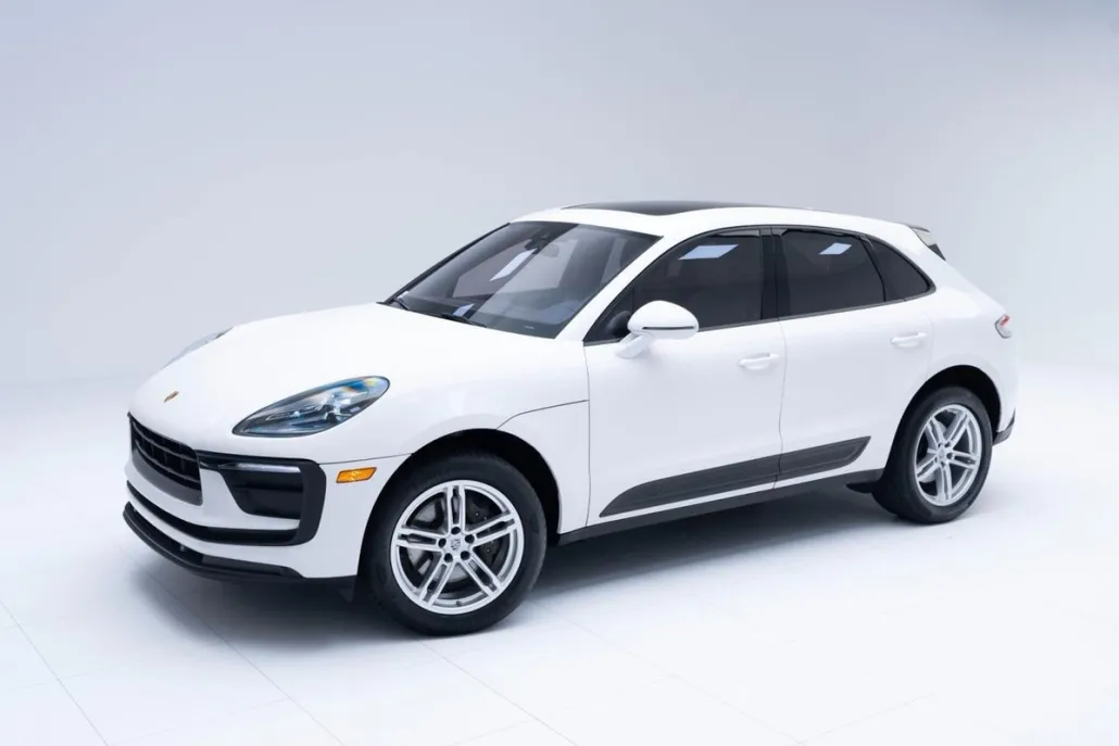 2022 Porsche Macan photo 1