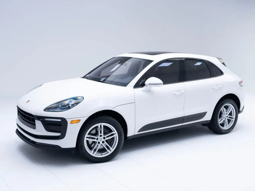 2022 Porsche Macan photo 1