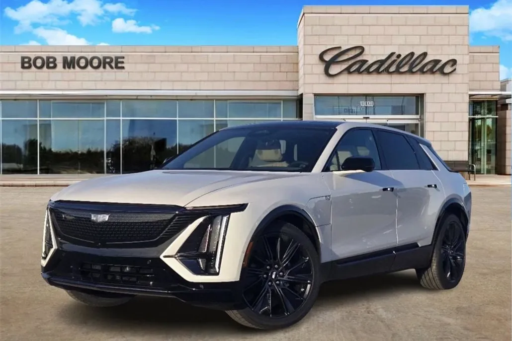 2025 Cadillac Lyriq Sport photo 1