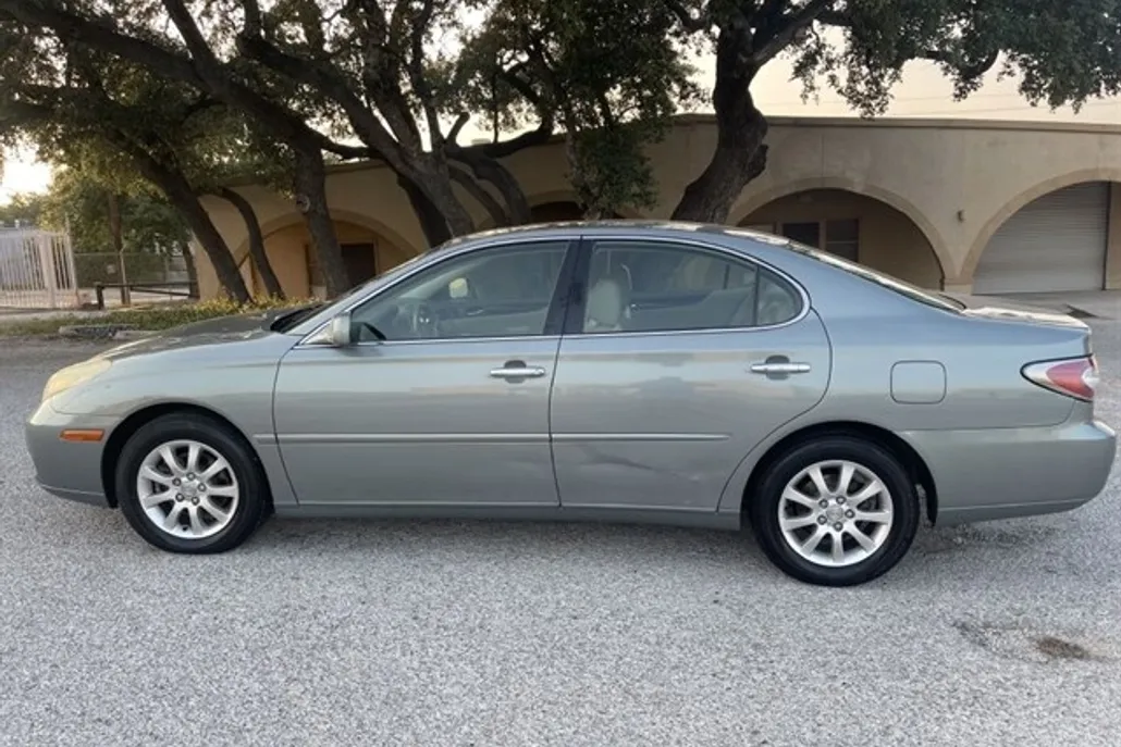 2004 Lexus ES 330 photo 1