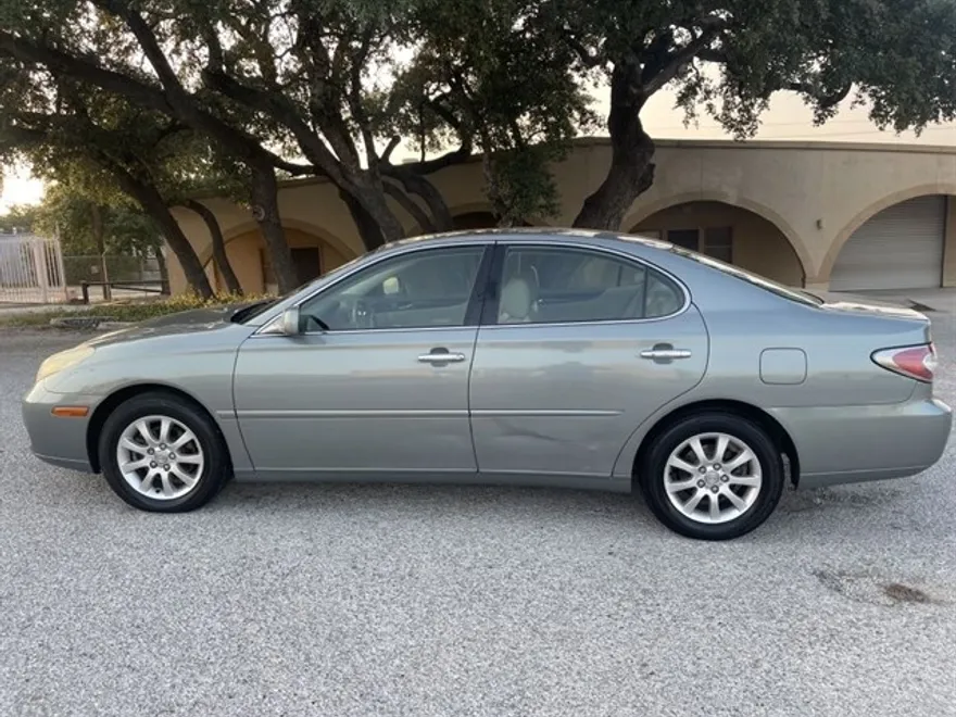 2004 Lexus ES 330 photo 1