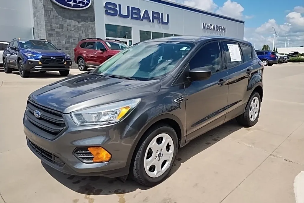2017 Ford Escape S photo 1