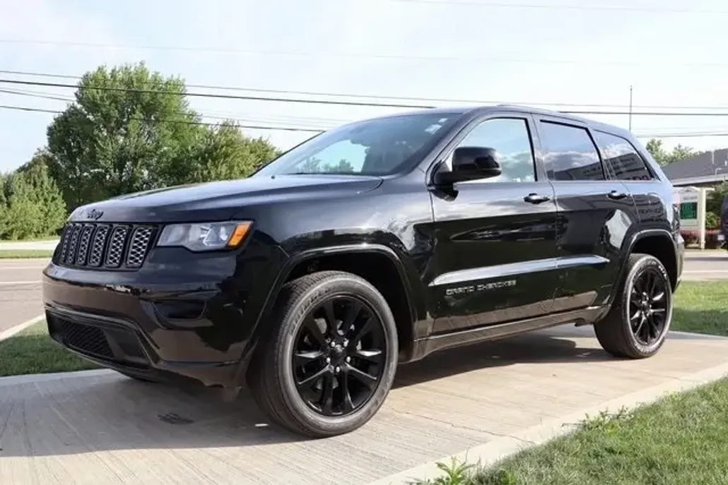 2020 Jeep Grand Cherokee Altitude photo 1