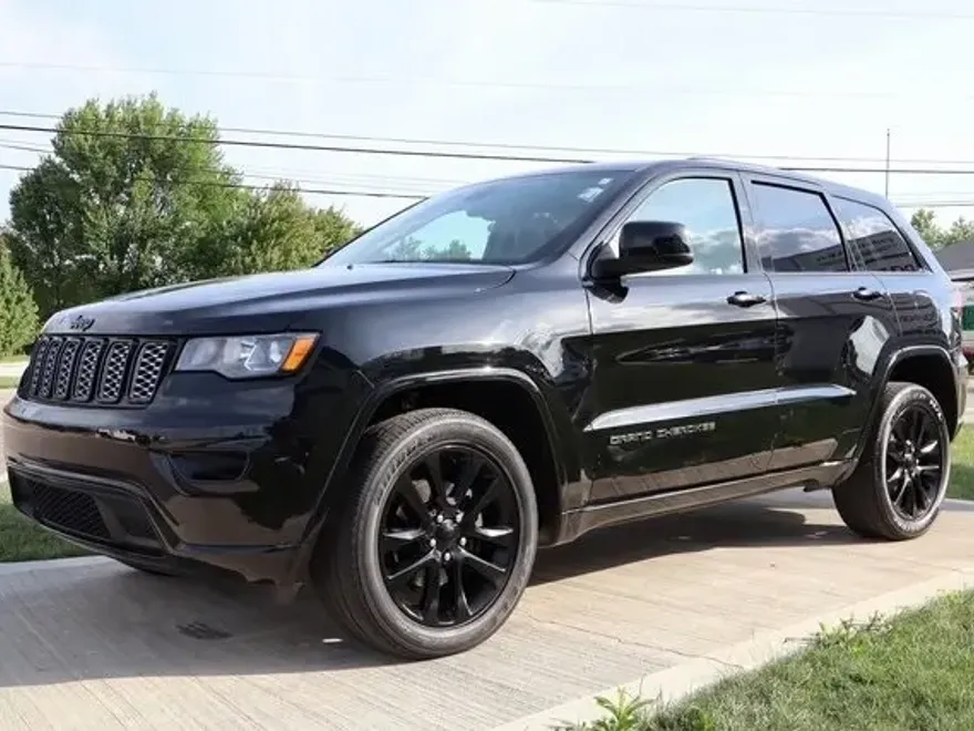 2020 Jeep Grand Cherokee Altitude photo 1