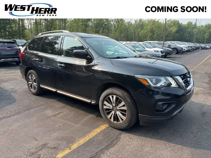 2019 Nissan Pathfinder SV photo 1