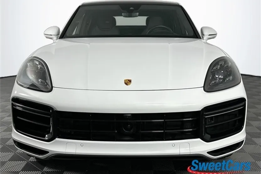 2023 Porsche Cayenne Coupe Turbo photo 1