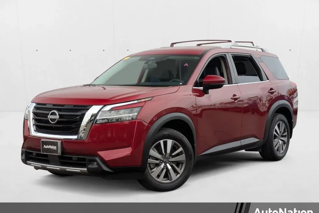 2022 Nissan Pathfinder SL photo 1