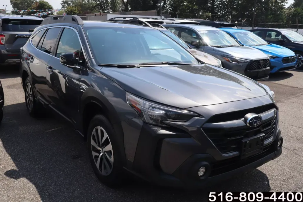2025 Subaru Outback Premium photo 1