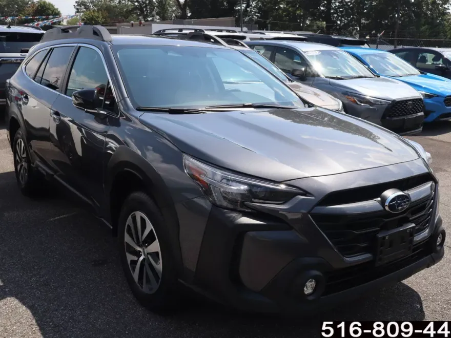 2025 Subaru Outback Premium photo 1