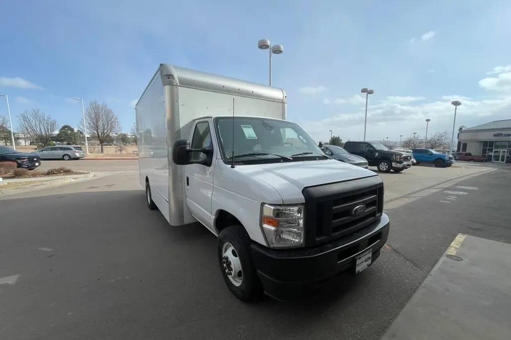 2024 Ford E-450 photo 1